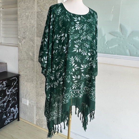0008/ Dark Green Poncho With Fringed, Breathable Fabric, Lightweight Top - Picture 8 of 8
